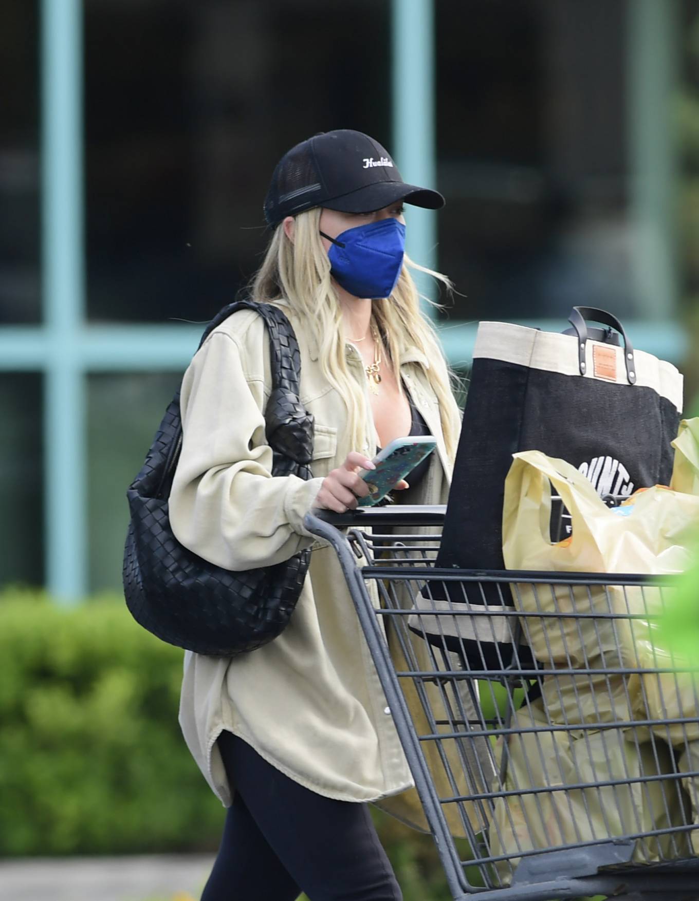 Hilary Duff - Shopping candids in Los Angeles