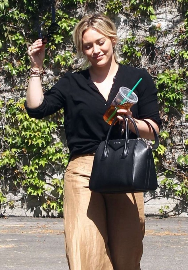 Hilary Duff - Shopping in LA