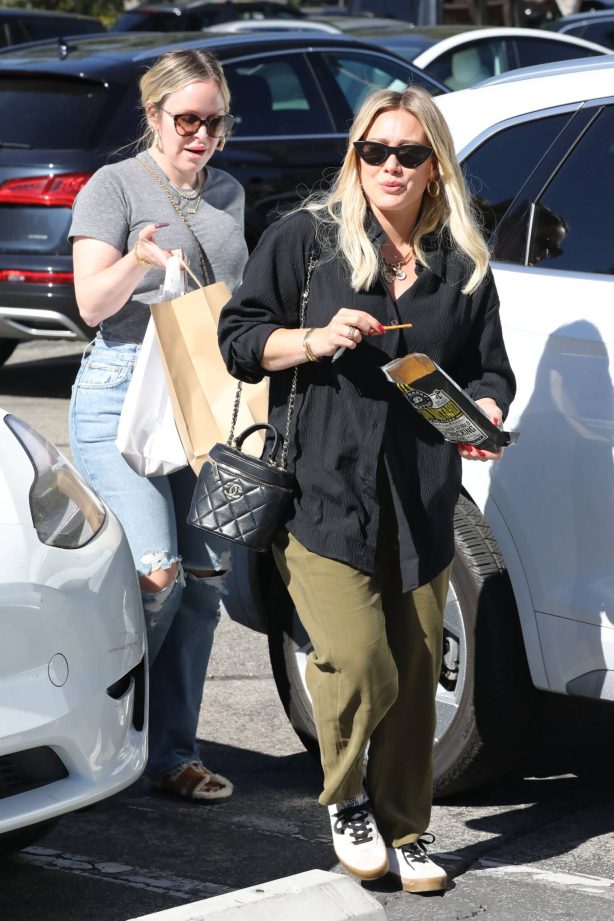 Hilary Duff - Shopping in Los Angeles