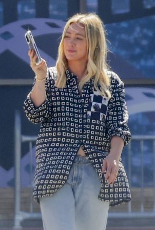 Hilary Duff - Shopping trip at Ralph's in Studio City