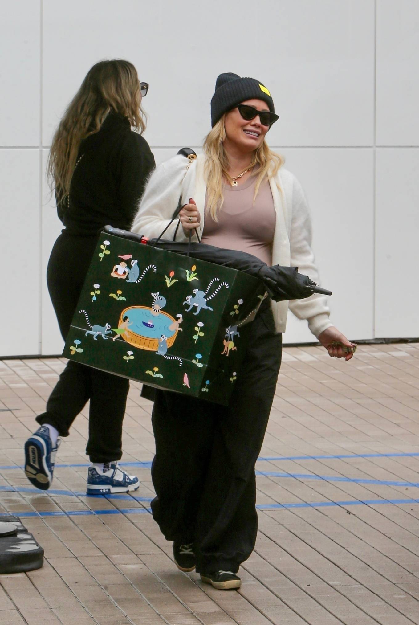 Hilary Duff - Shows off her pregnancy while shopping at Chanel in Beverly Hills