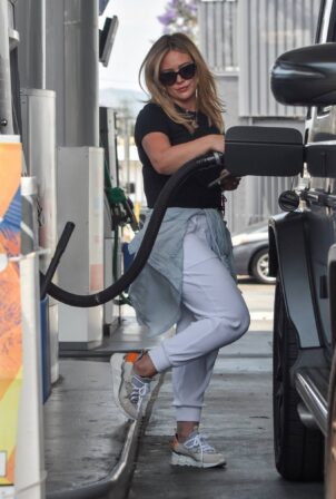 Hilary Duff - Spotted while pumping gas in Studio City
