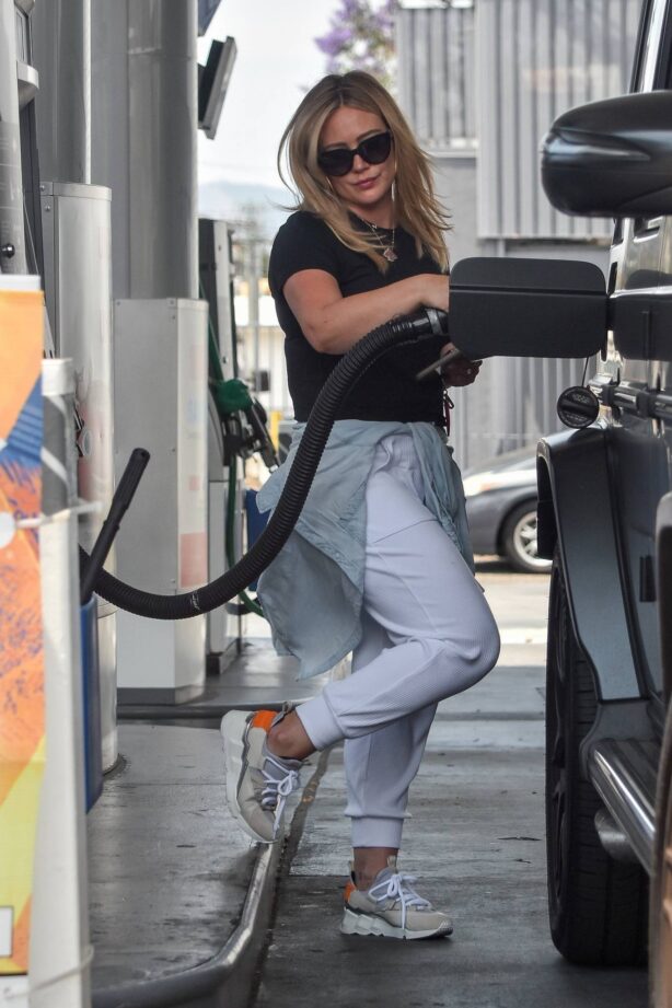 Hilary Duff - Spotted while pumping gas in Studio City