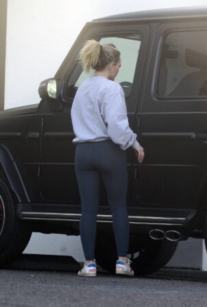 Hilary Duff - Stepping out in Los Angeles