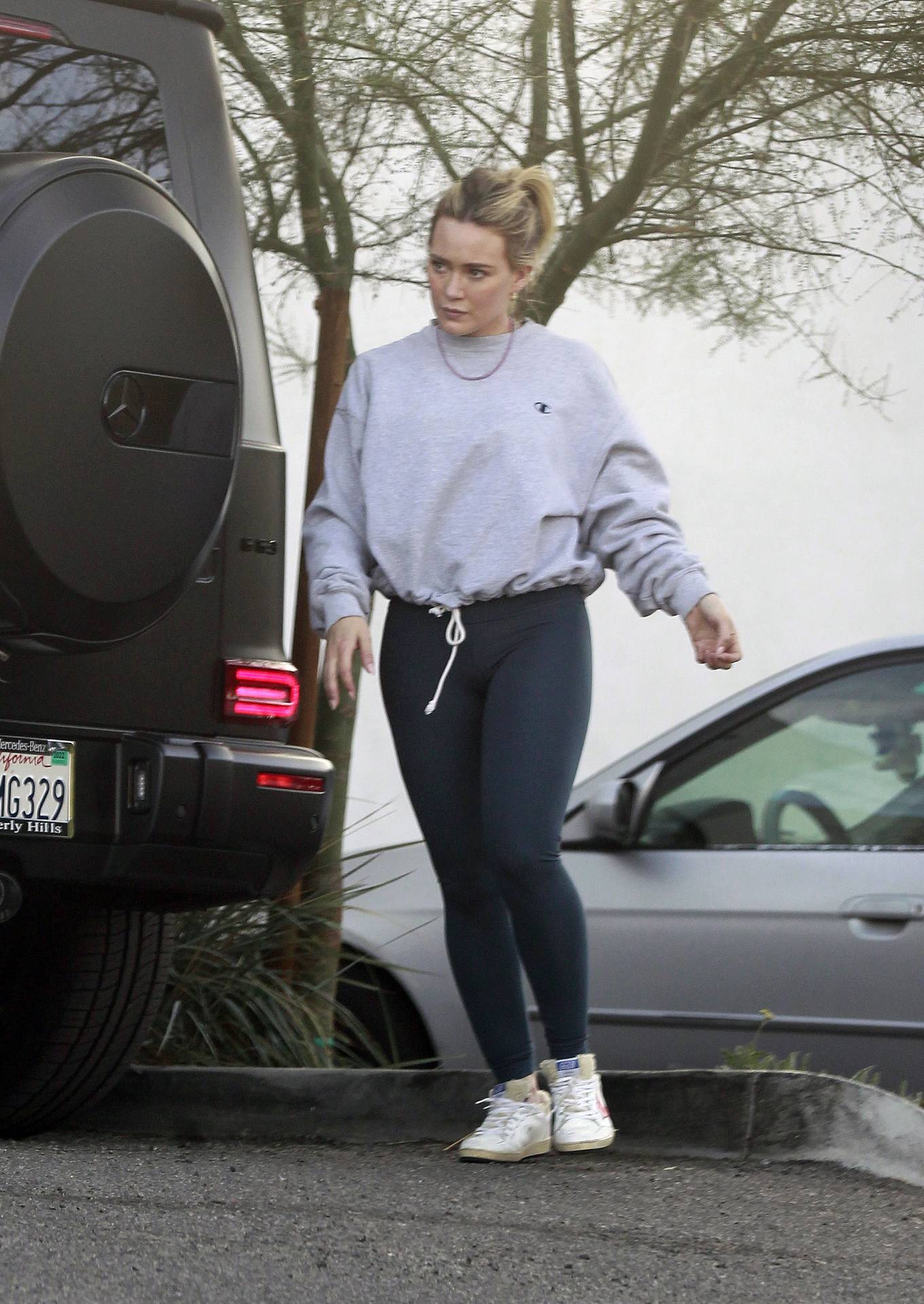 Hilary Duff 2021 : Hilary Duff – Stepping out in Los Angeles-06