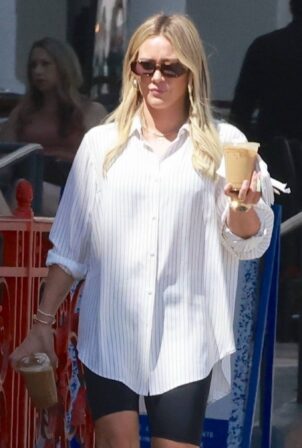 Hilary Duff - Steps out for coffee in LA