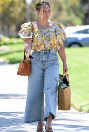 Hilary Duff - Steps out to shop in Los Angeles