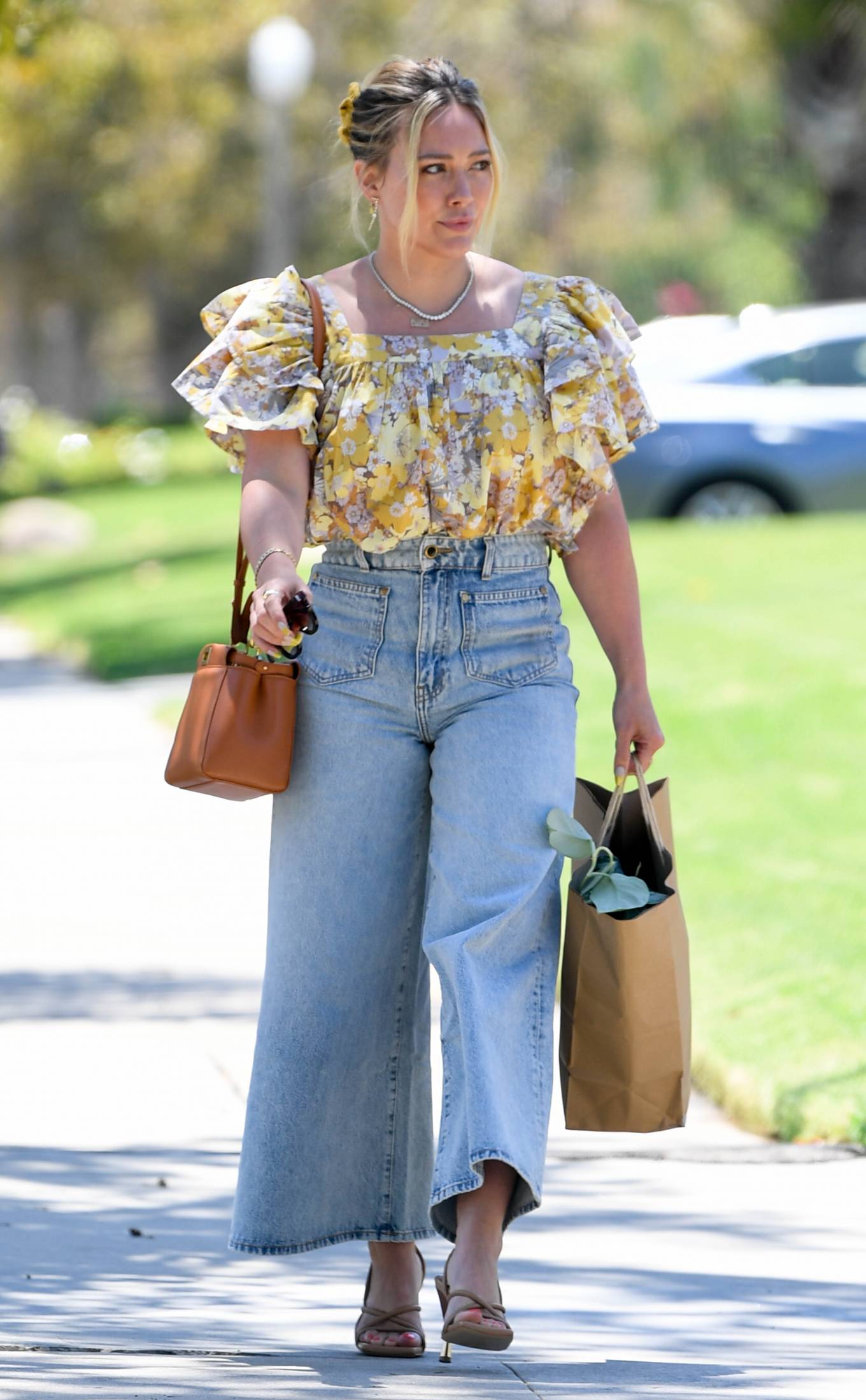 Hilary Duff - Steps out to shop in Los Angeles
