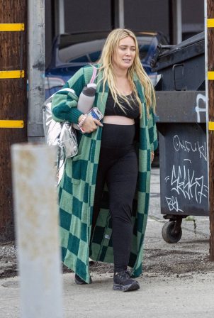 Hilary Duff - Taking her daughter to dance class in Los Angeles