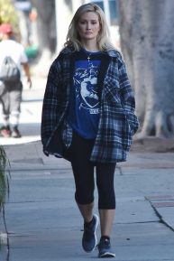 Holly Madison - Goes out for a walk in Studio City