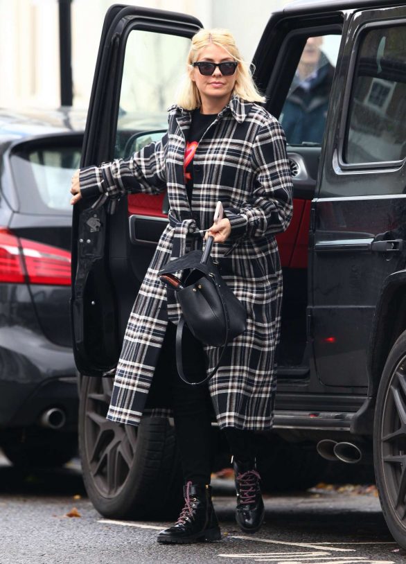 Holly Willoughby - Out and about in London
