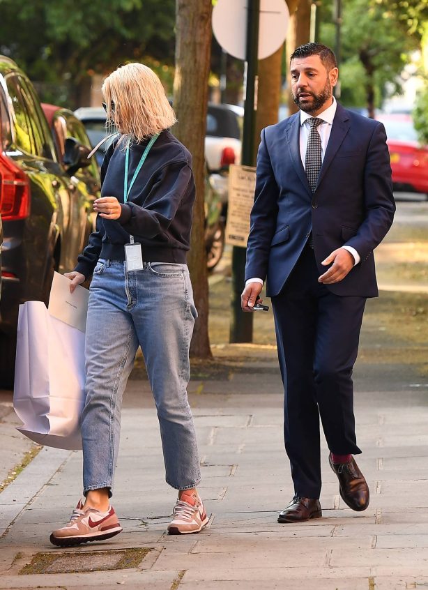 Holly Willoughby - Spotted heading to work in London