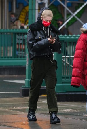 Hunter Schafer - Out for a walk in New York