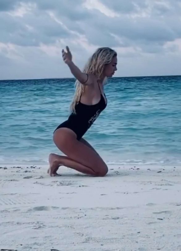 Ilary Blasi in Swimsuit - Doing yoga at the Maldives