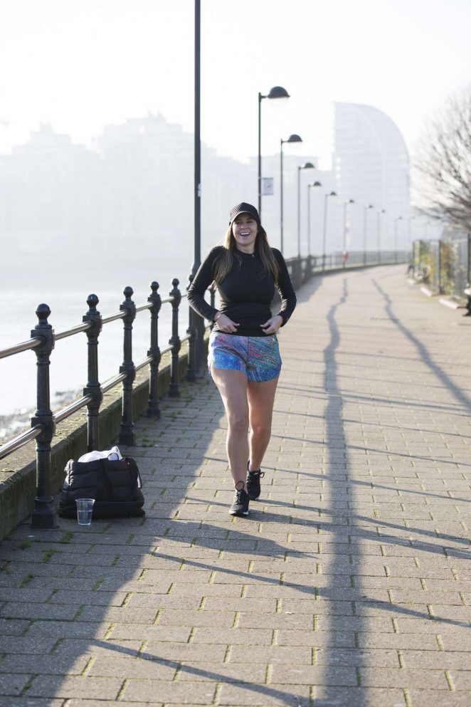 Imogen Thomas Joggings at Battersea Bridge