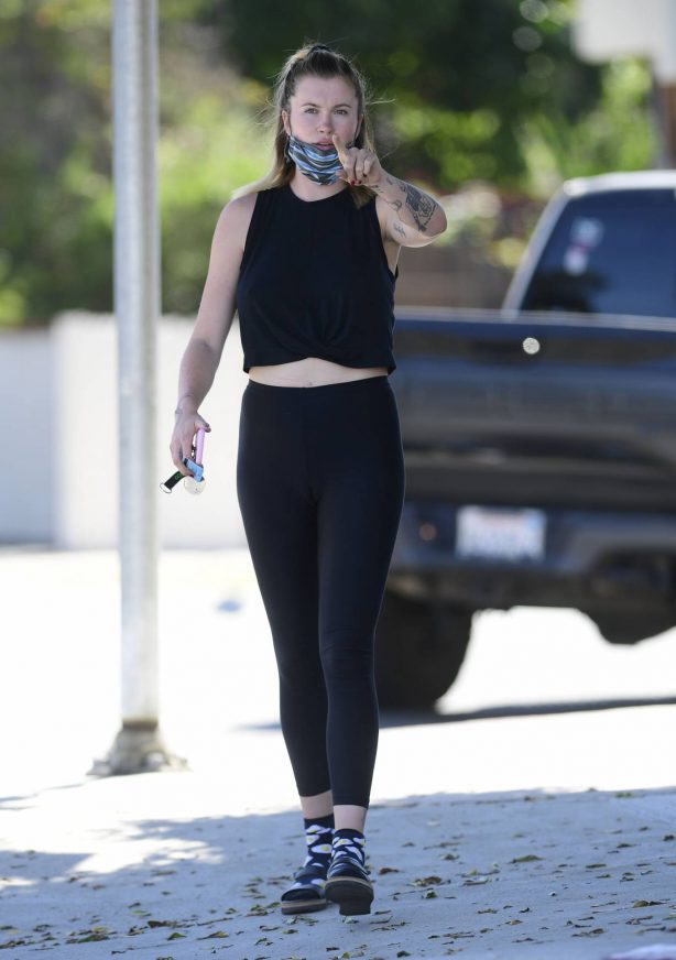 Ireland Baldwin - Out for a juice in Los Angeles