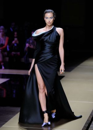 Irina Shayk - Atelier Versace Fashion Show 2016 in Paris
