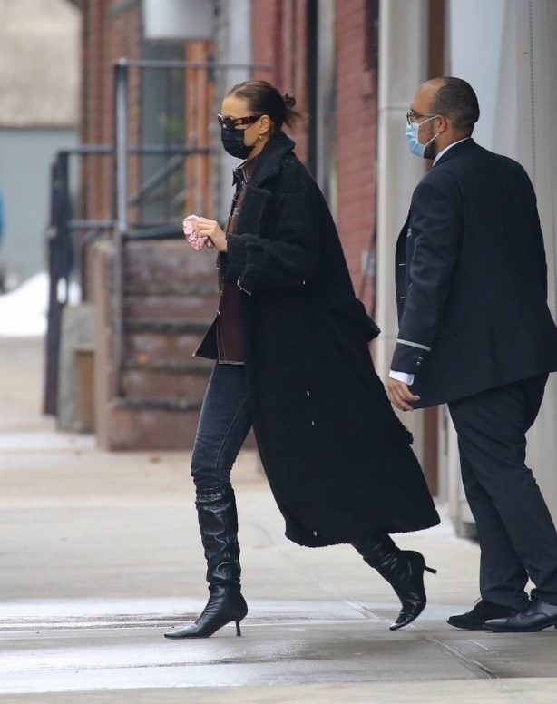Irina Shayk - Is seen taking her daughter Lea for a stroll in New York