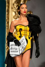 Irina Shayk - Moschino Runway Show SS 2020 at Milan Fashion Week