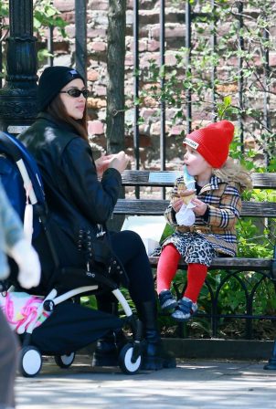 Irina Shayk - Seen out with her daughter in New York