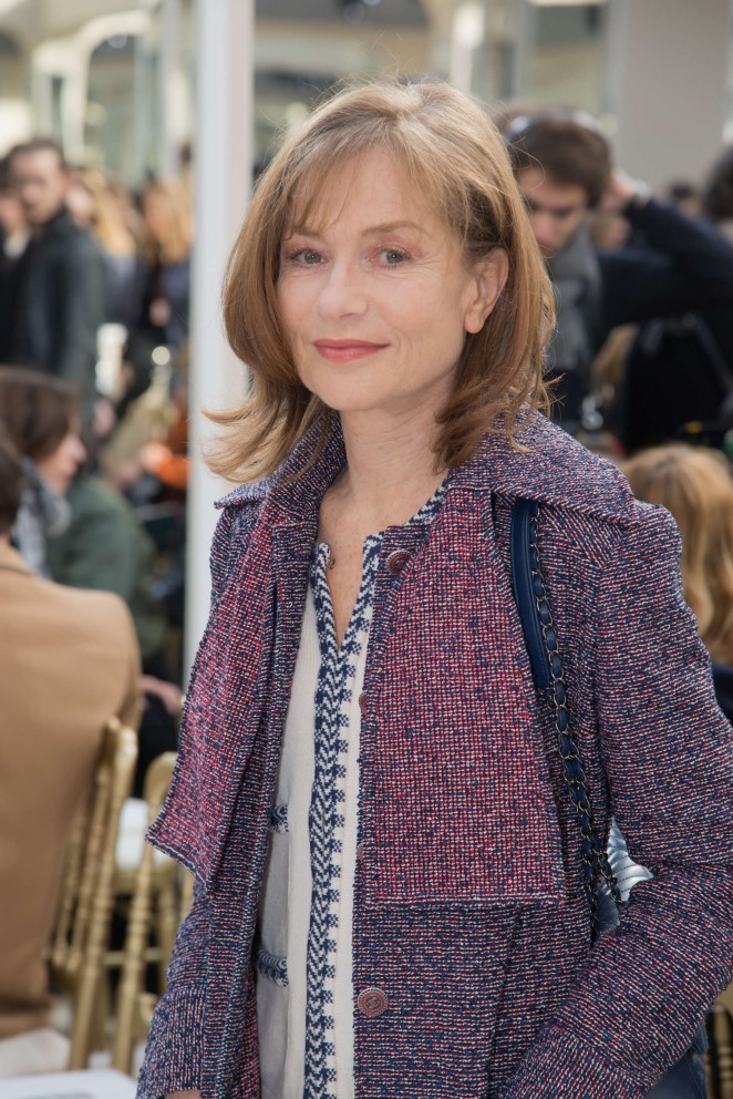 Isabelle Huppert - Chanel Fashion Show 2016 in Paris