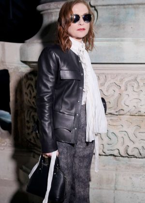 Isabelle Huppert - Louis Vuitton Fashion Show 2018 in Paris
