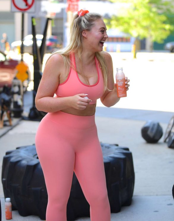 Iskra Lawrence in Peach Working out at Dogpound gym in New York