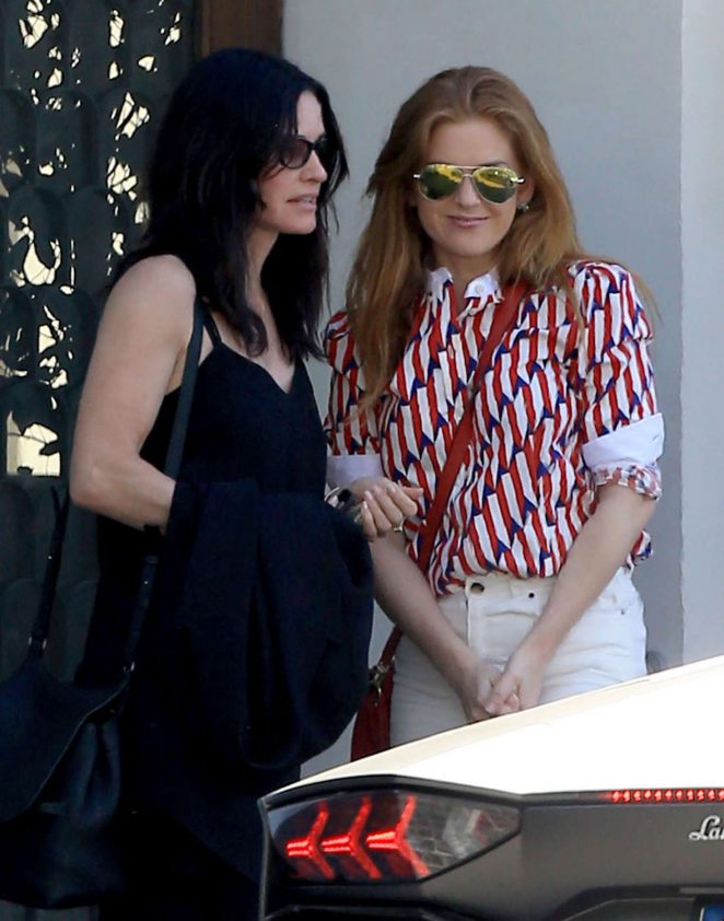 Isla Fisher and Courteney Cox out for Lunch in West Hollywood