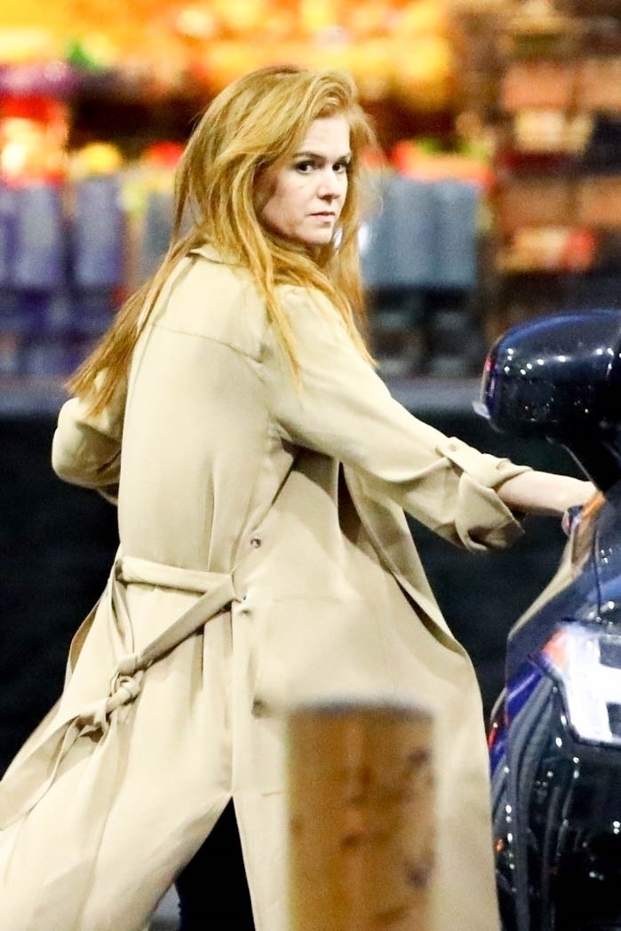 Isla Fisher at a gas station in Los Angeles