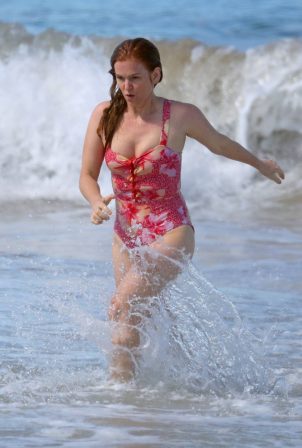Isla Fisher - Hits the beach in pink swimsuit on the South Coast - Sydney
