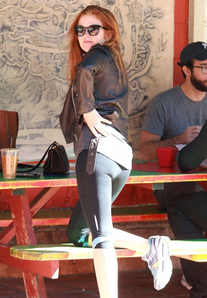 Isla Fisher in Tights at Canyon Country Store in Los Angeles