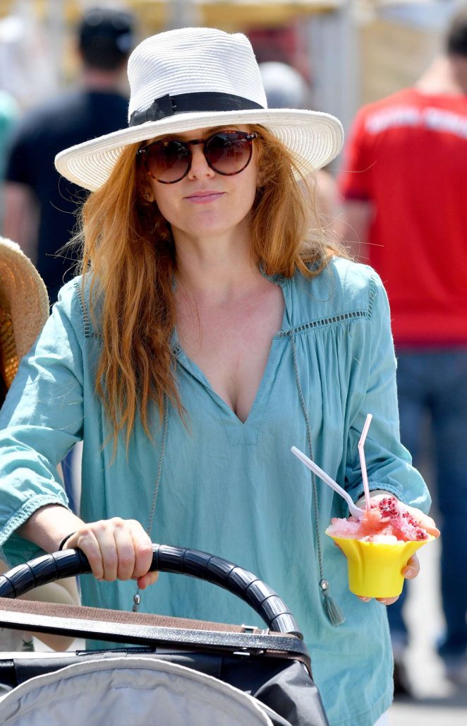 Isla Fisher out shopping in Studio City