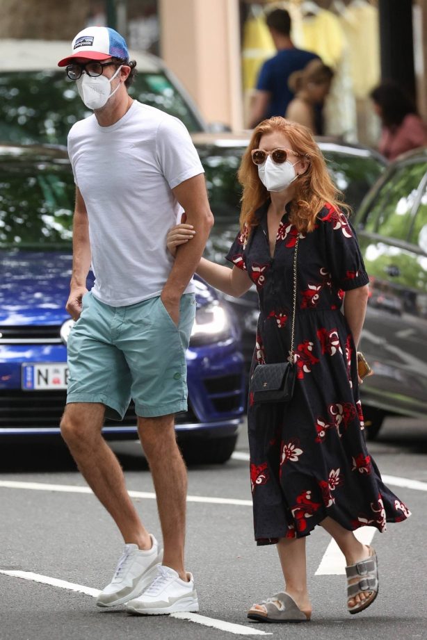 Isla Fisher - Pictured out and about in Woollahra in Sydney