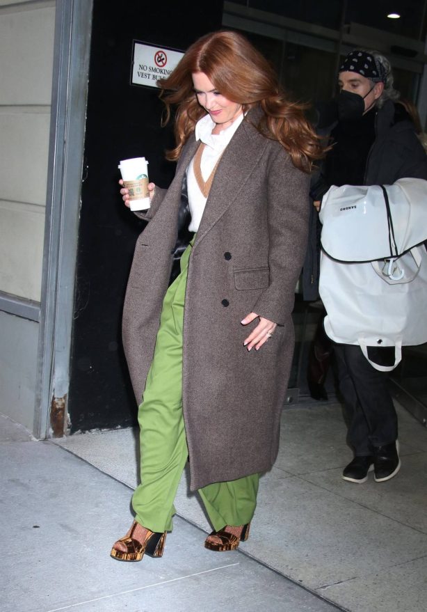 Isla Fisher - Seen on 'The Drew Barrymore Show' in New York