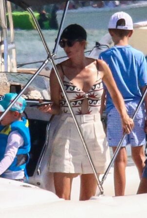 Ivanka Trump - On a boat ride in Miami Beach