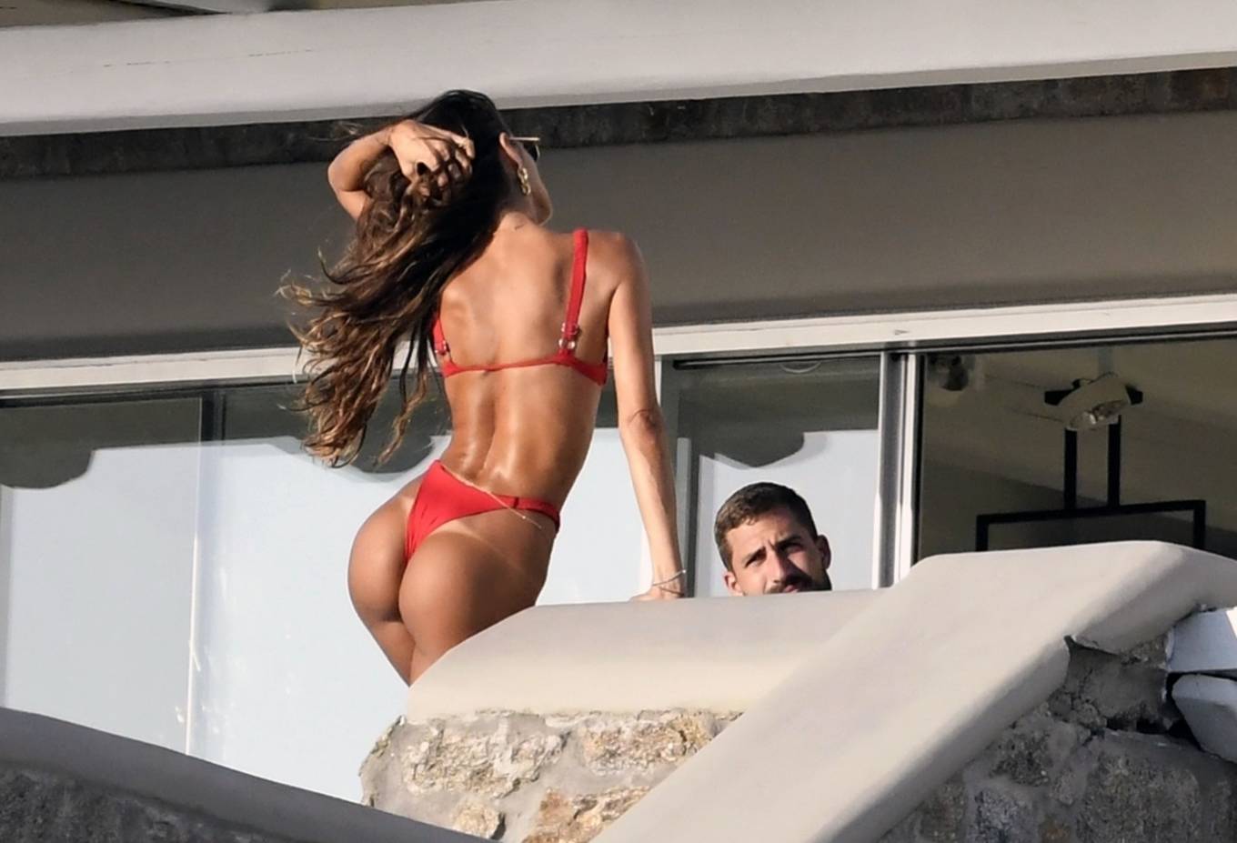 Izabel Goulart 2020 : Izabel Goulart - In bikini doing photoshoot at her ho...