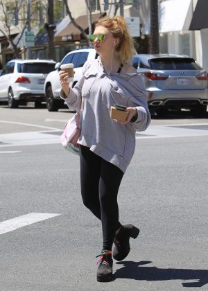 Jacqueline Emerson - Shopping in Beverly Hills