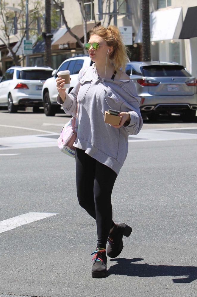 Jacqueline Emerson - Shopping in Beverly Hills