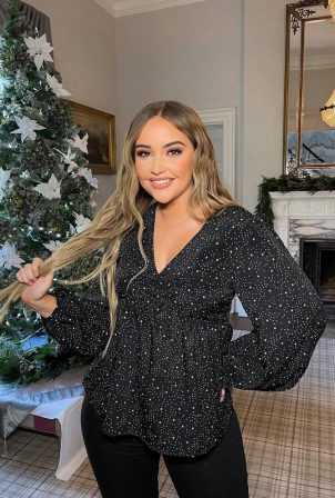 Jacqueline Jossa - Winter Wonderland Xmas Collection with In The Style 2020