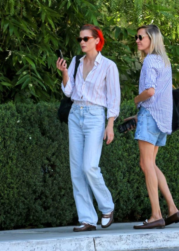 Jaime King - Dons new hair style after lunch with friend