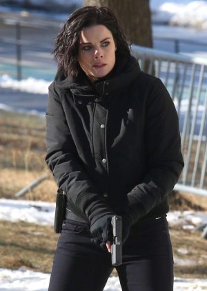 Jaimie Alexander - Films an action scene on the set of 'Blindspot' in Queens