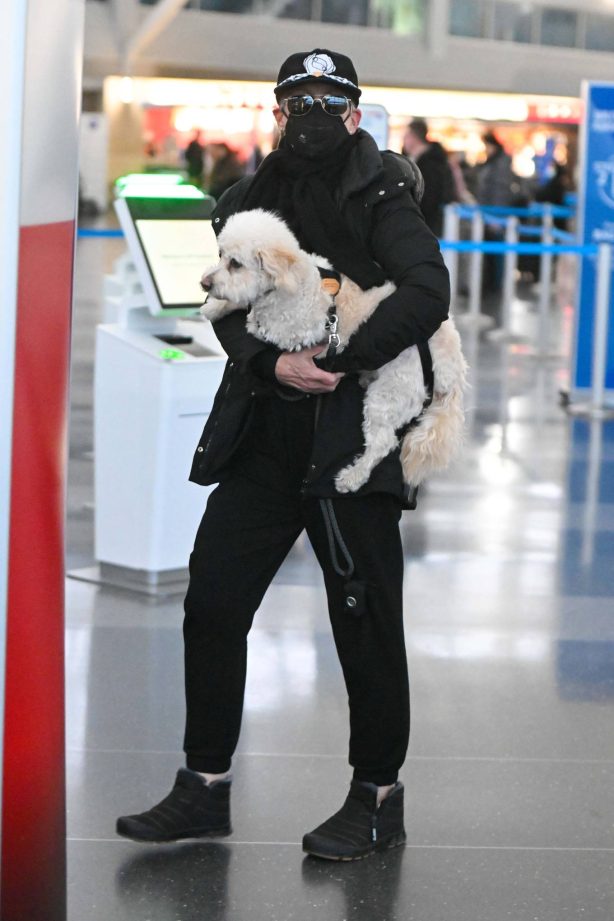 Jamie Lee Curtis - Arriving at JFK airport in New York