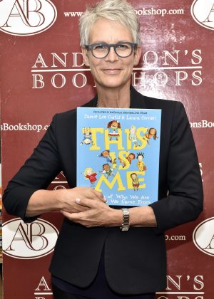 Jamie Lee Curtis - Signs copies of her new book 'This is Me' in Illinois