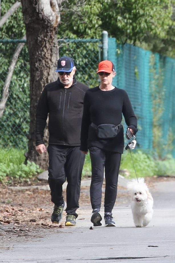 Jamie Lee Curtis - With husband Christopher Guest on a dog walk in Pacific Palisades