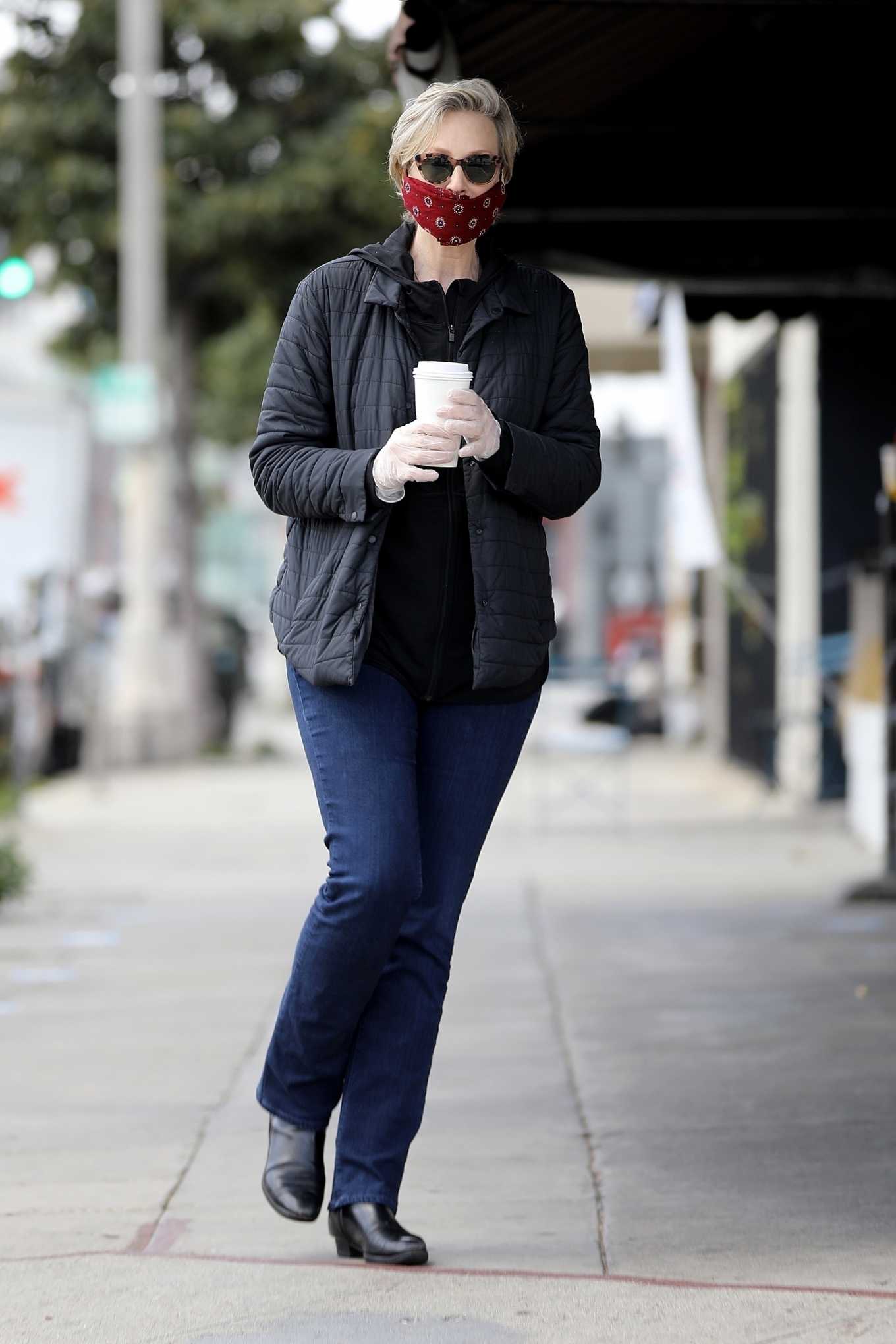 Jane Lynch â€“ Leaves Kingâ€™s Road Cafe in Los Angeles