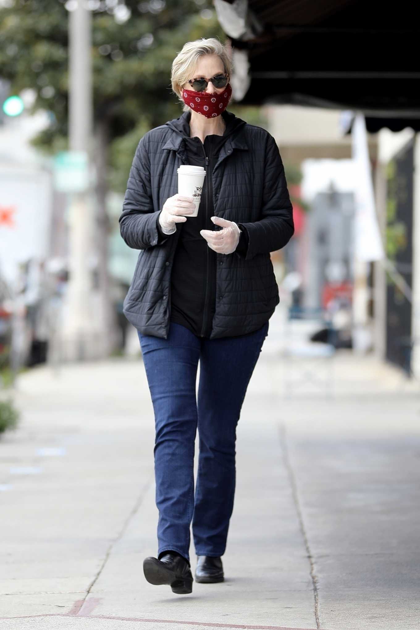 Jane Lynch â€“ Leaves Kingâ€™s Road Cafe in Los Angeles