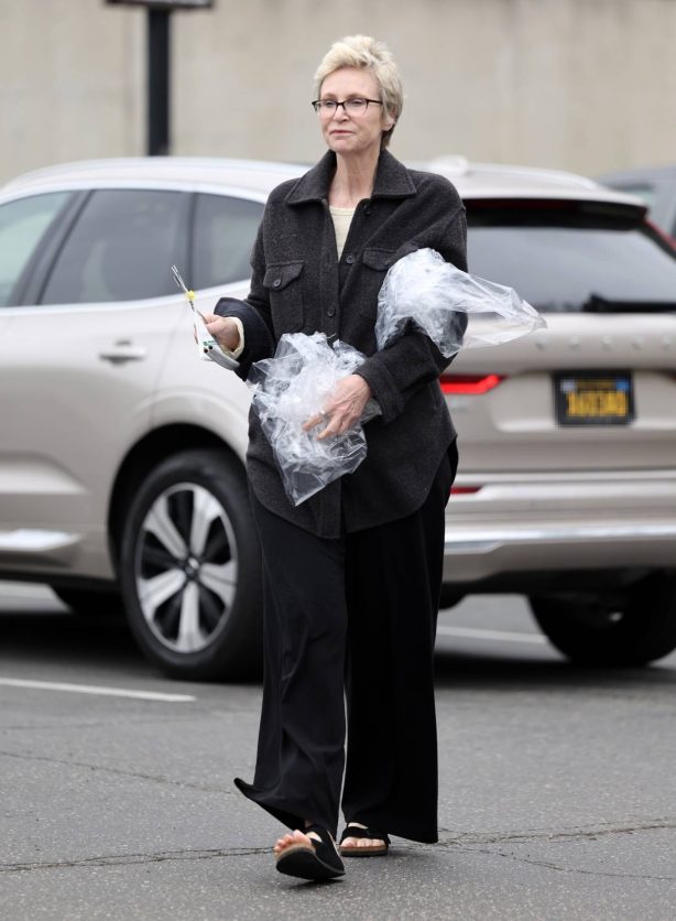 Jane Lynch - Picking up her dry cleaning in Montecito