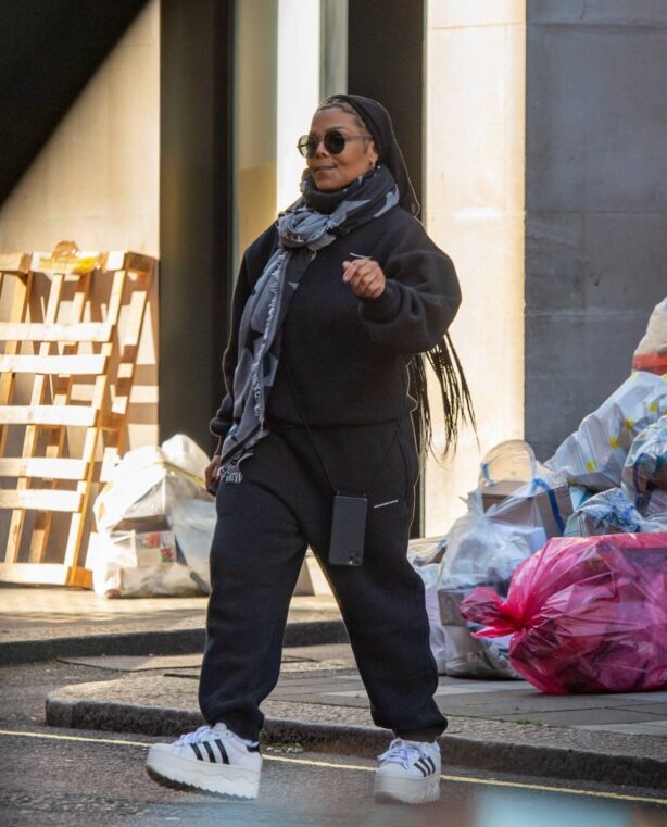Janet Jackson - Steps out in London