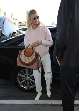 January Jones - Arriving at LAX Airport in Los Angeles