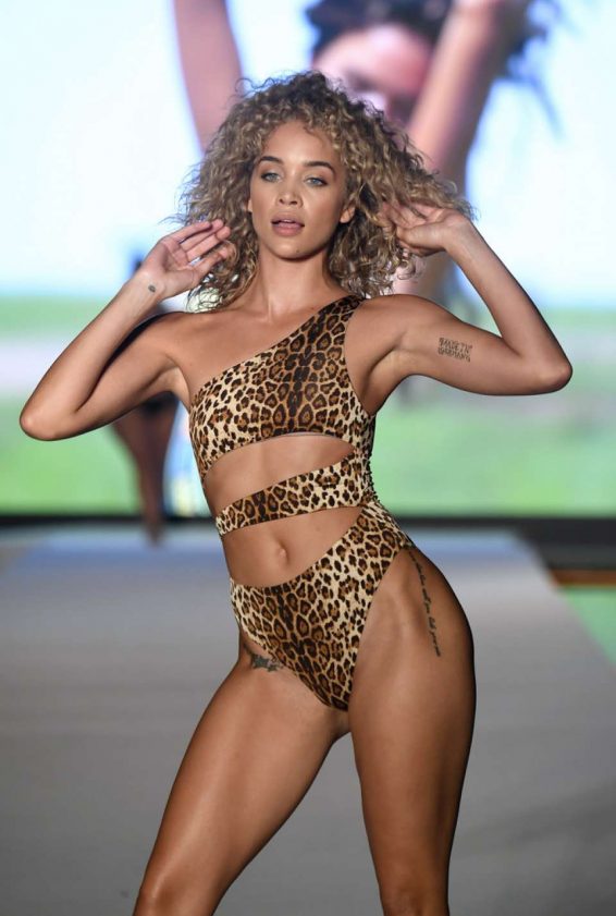 Jasmine Sanders - 2019 Sports Illustrated Swimsuit Runway Show in Miami